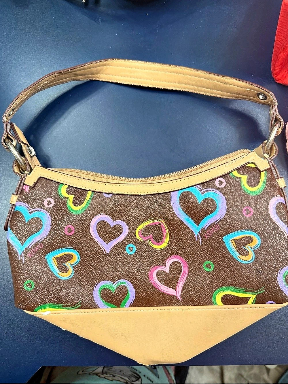 Vintage Xoxo Heart Print Shoulder Bag in Brown & Tan - Picture 2 of 5